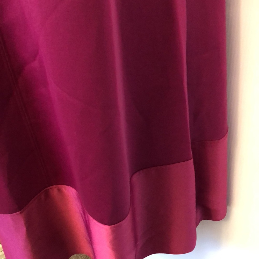 ANNE KLEIN Claret sleeveless dress . V Neck at front and back . - Picture 6 of 11